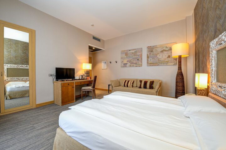 Room 29 of 164