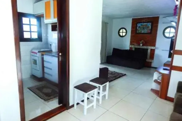 Room 4 of 12