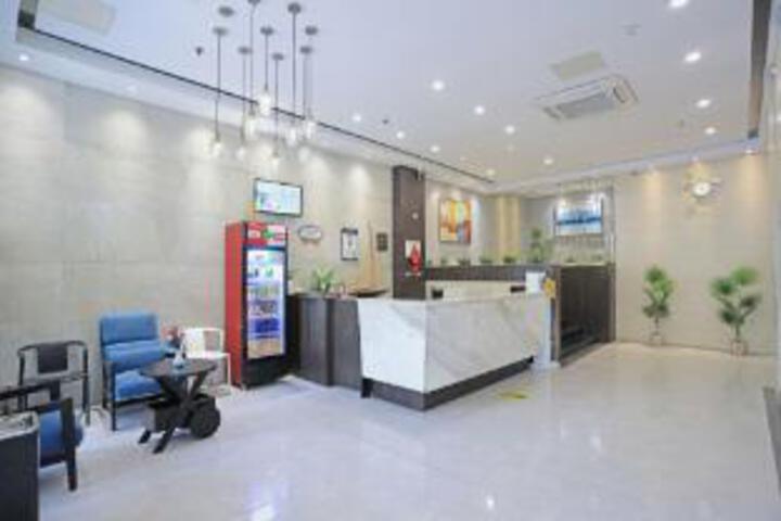 Huijia Fashion Hotel