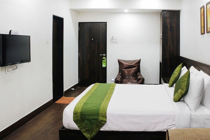 Room 18 of 34