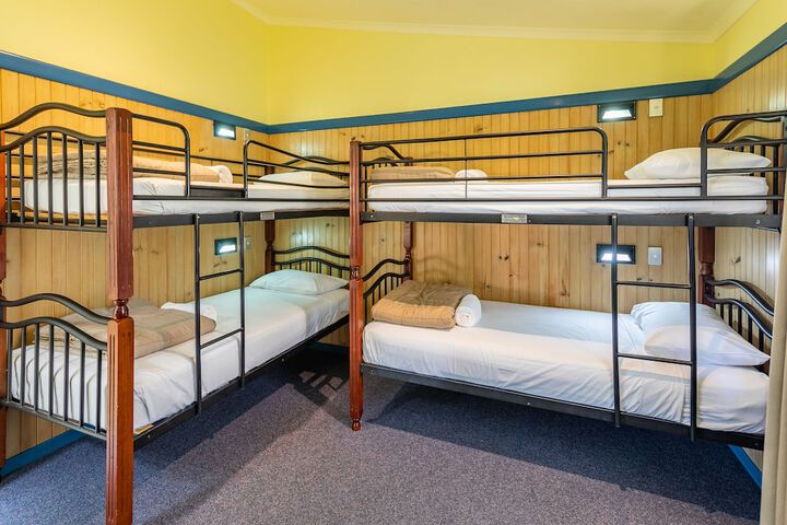 Room 22 of 126