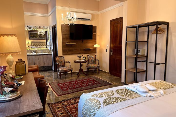 Room 4 of 49