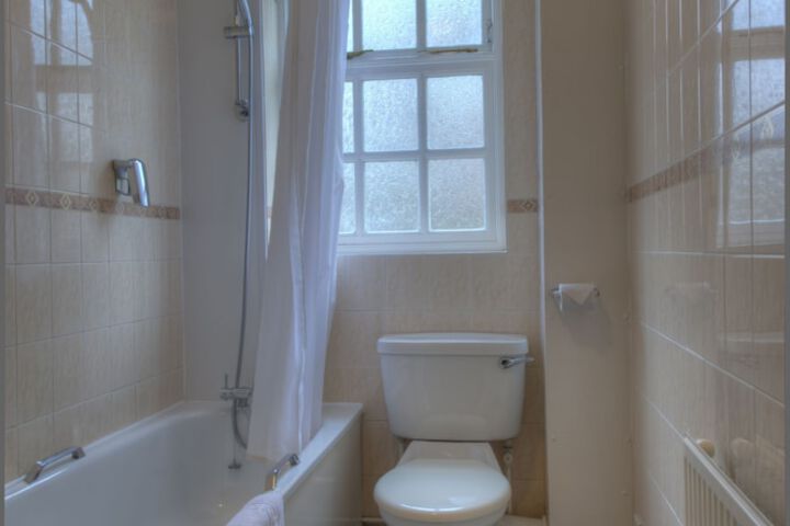Room 43 of 60