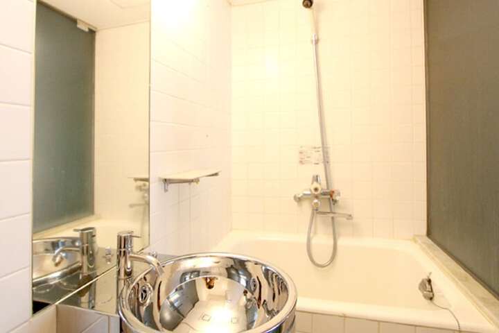 Room 18 of 23