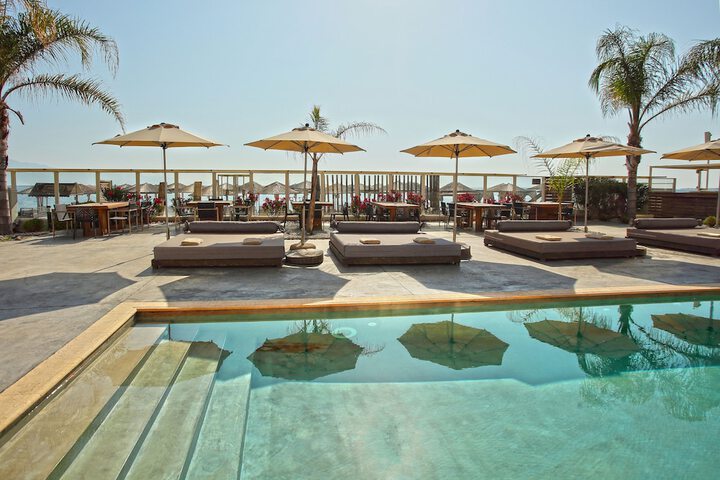 Hotel with Pool