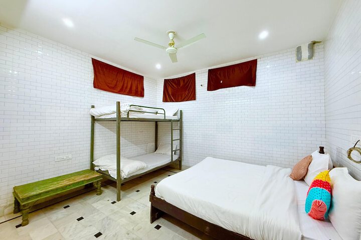 Room 6 of 54