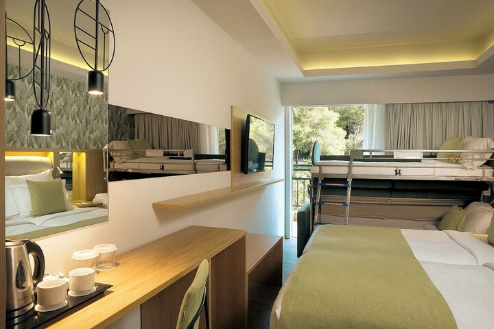 Room 40 of 159
