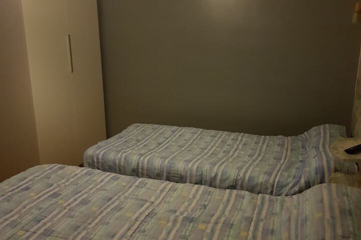 Room 6 of 17