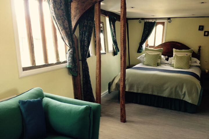Room 8 of 73