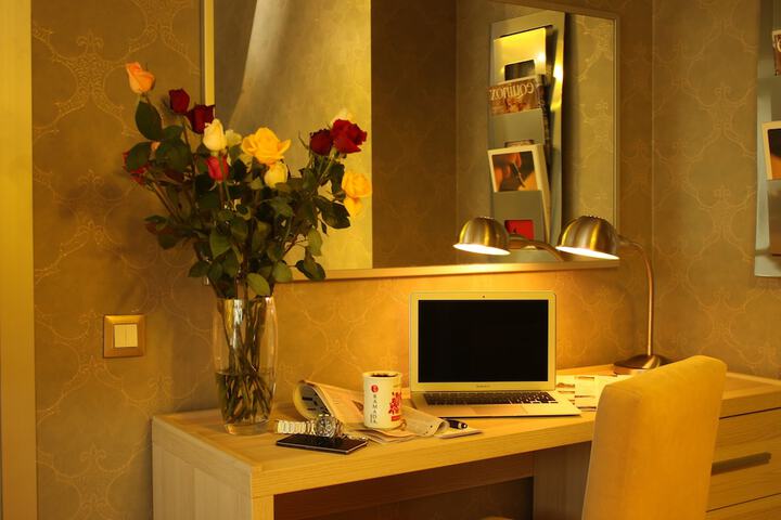 In-room business center