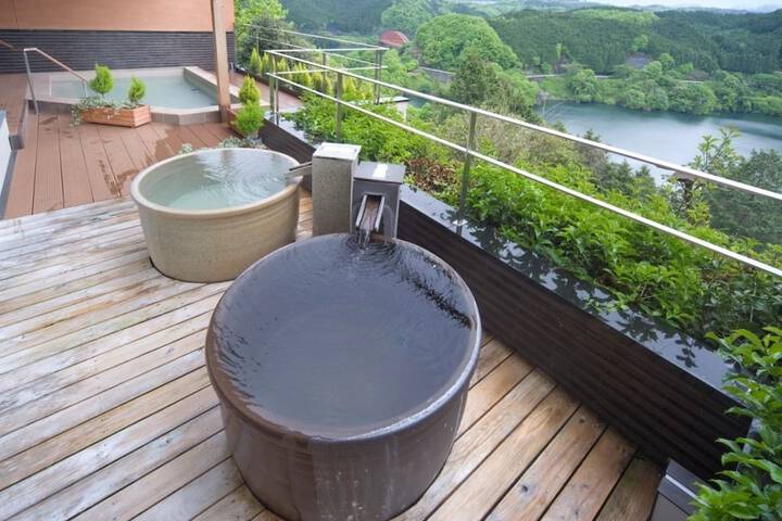 Hotel Pool
