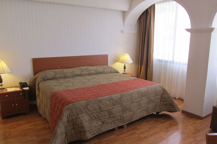 Room 6 of 68