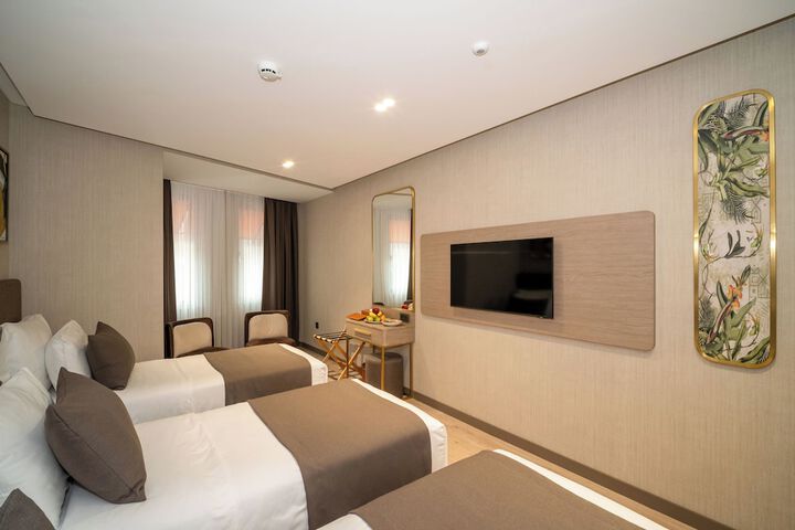 Room 77 of 170