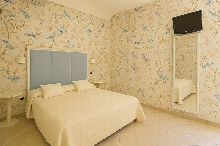 Room 31 of 87