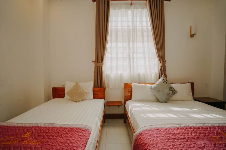Room 27 of 66