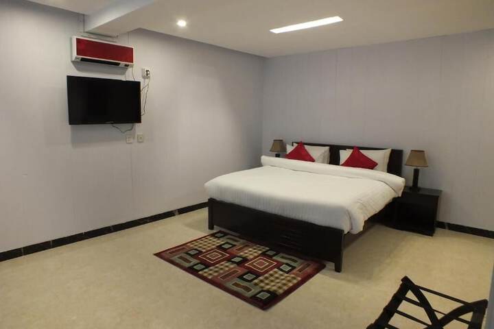 Room 12 of 39