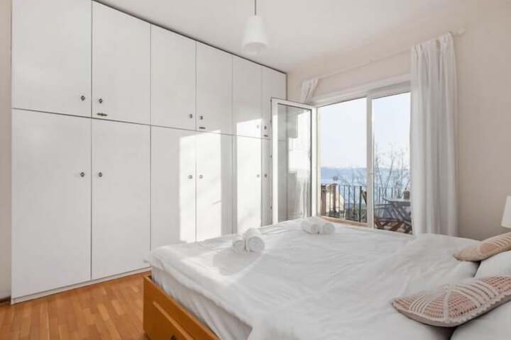 Room 8 of 52