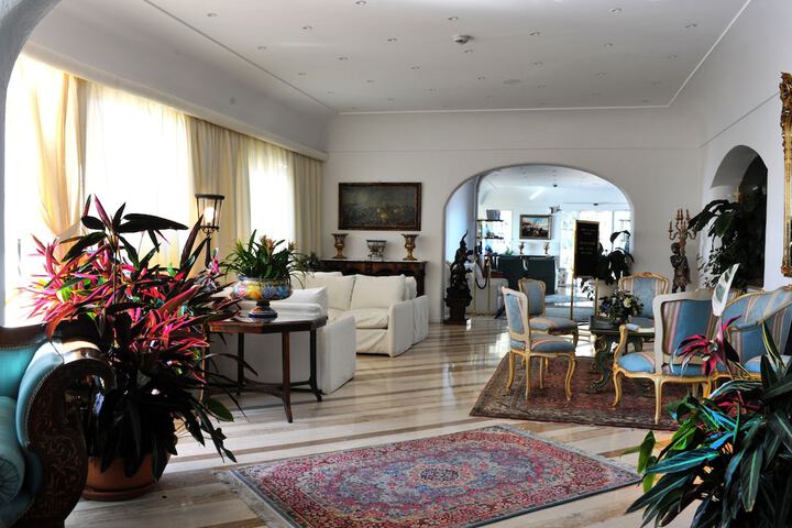 Guest Lobby