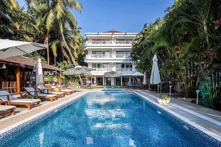 Pools & Facilities
