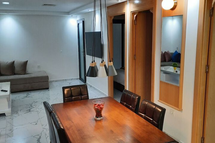 Room 10 of 28