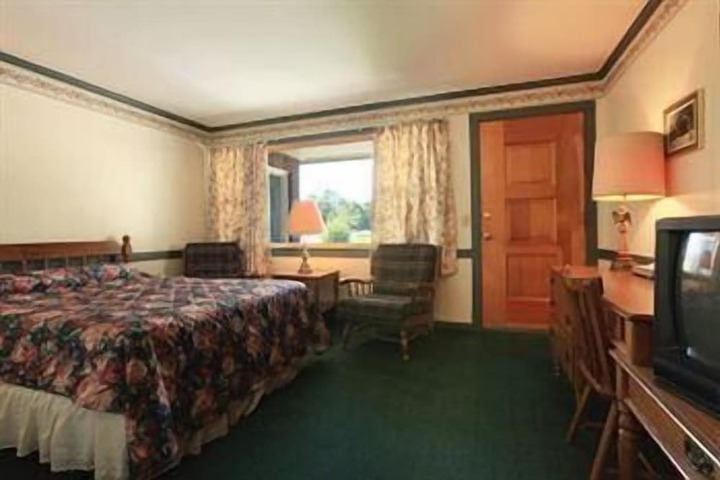 Room 2 of 18
