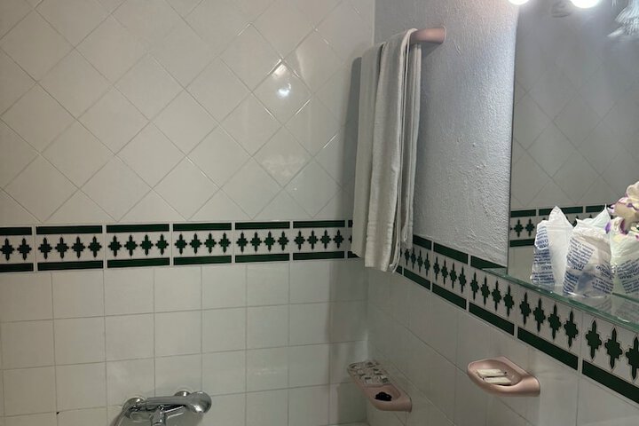 Room 74 of 127