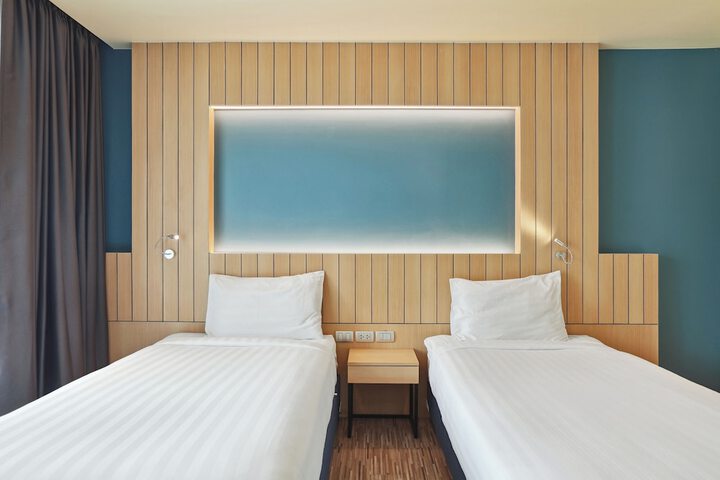 Room 9 of 48