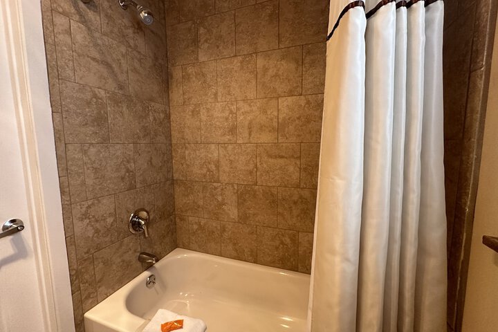 Room 27 of 42