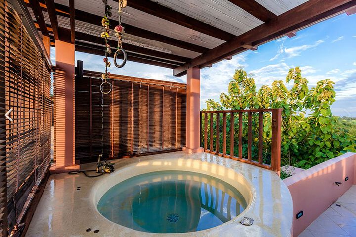 Hot Tub 53 of 119