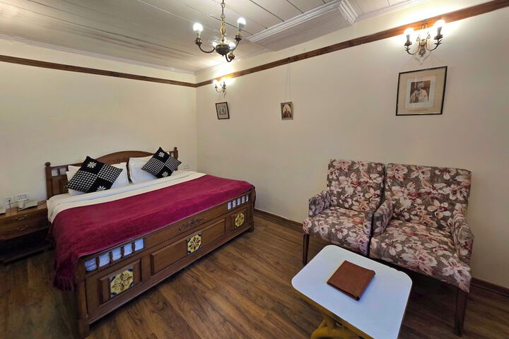 Room 73 of 165
