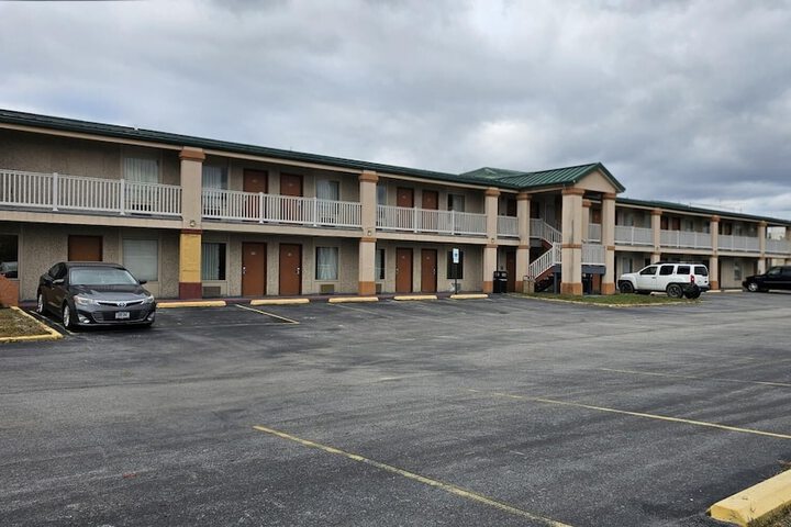 Hotel 82 of 82