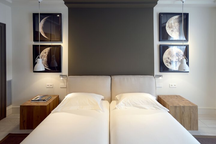 Room 13 of 86