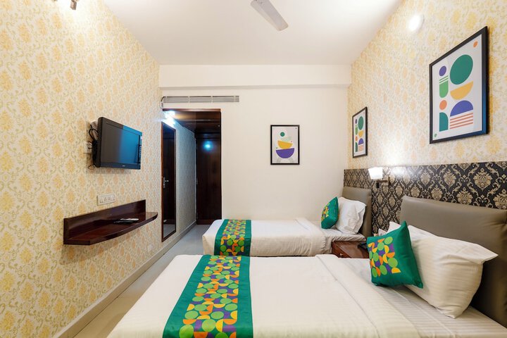 Room 15 of 37