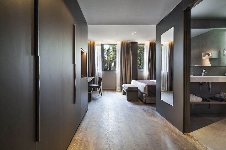 Room 12 of 39
