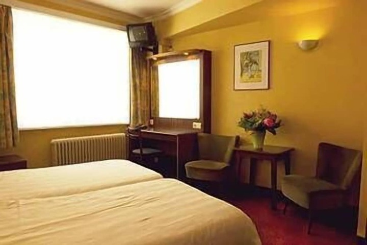 Room 12 of 31
