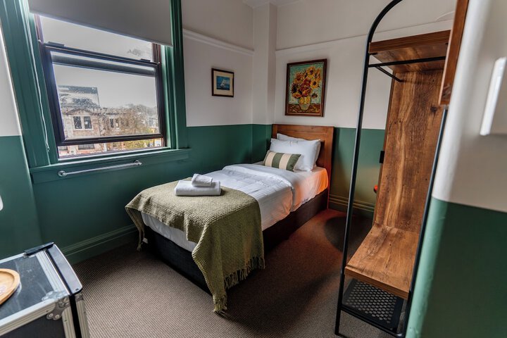 Room 12 of 30
