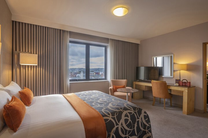 Room 7 of 35
