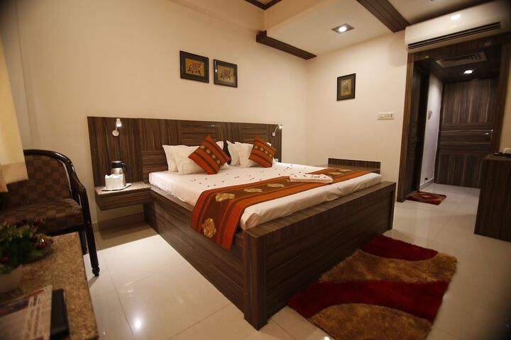Room 10 of 42