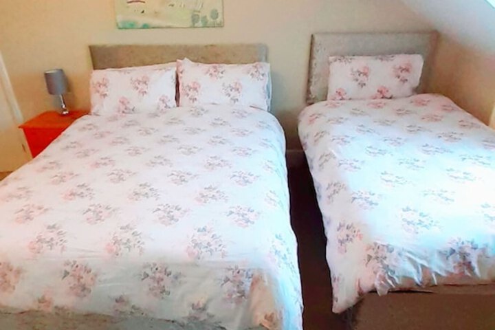 Room 8 of 125