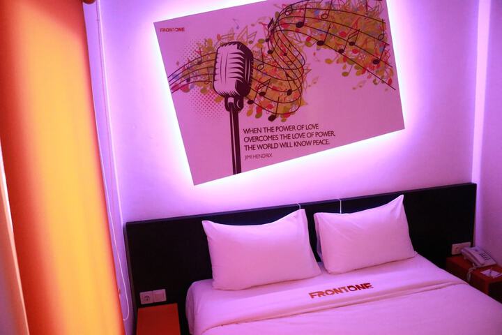 Room 8 of 22