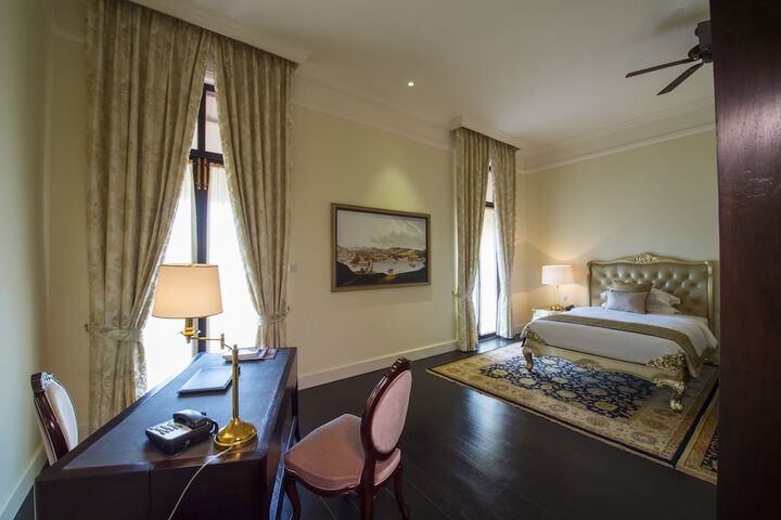 Room 48 of 163