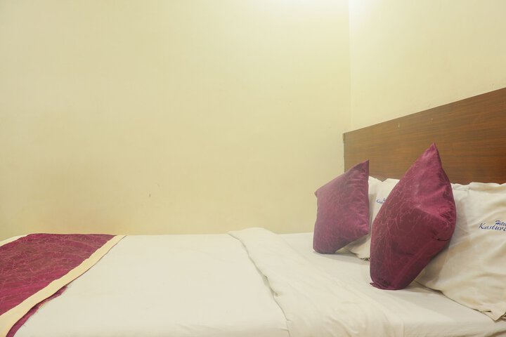 Room 7 of 38