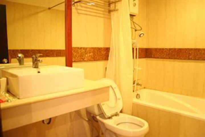 Room 2 of 36