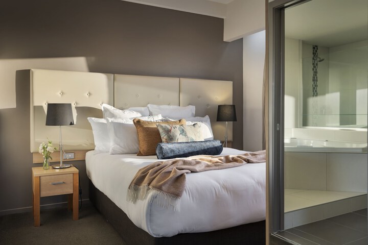 Room 6 of 39