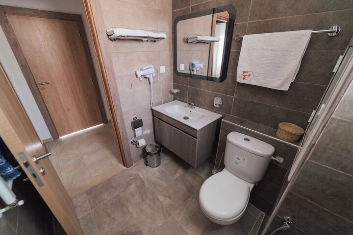 Room 9 of 23