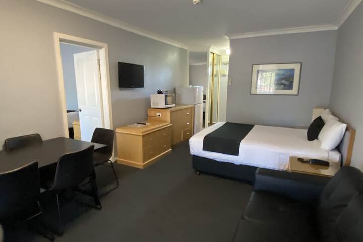 Room 9 of 31