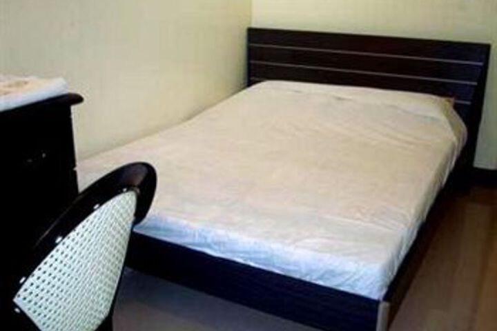 Room 8 of 19