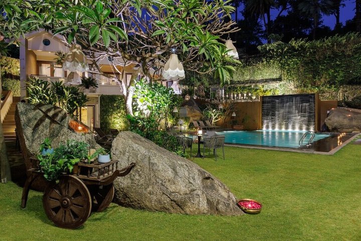 Hotel Exterior 55 of 67