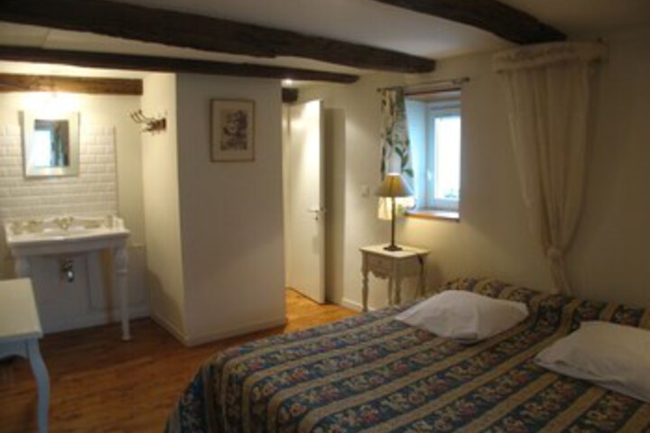 Room 10 of 17