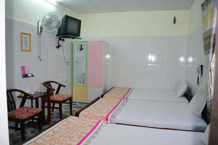 Room 18 of 49